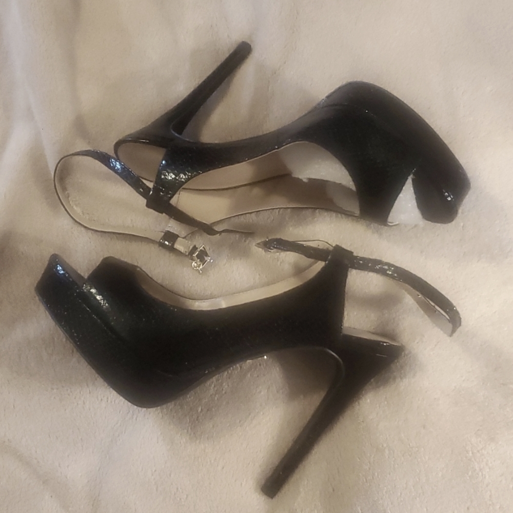 Thalia Sodi high dress heels